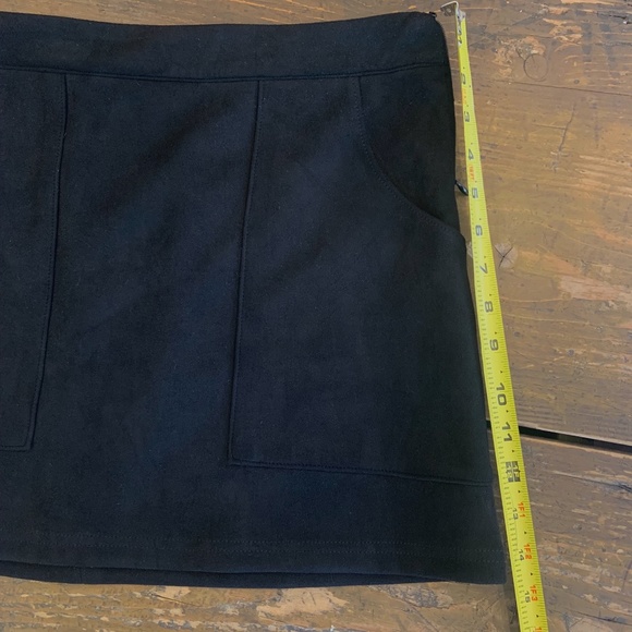 EUC Lulu's Simply Perf Black Suede Mini Skirt - Picture 10 of 10